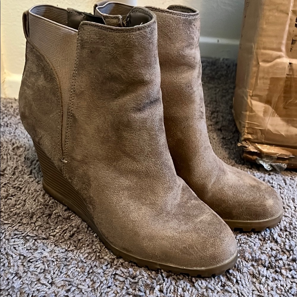 Women's Tan Wedge Ankle Boots